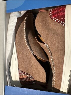 Hey Dude Brown and Red Women's Size 10 Slip-On Ankle Booties
